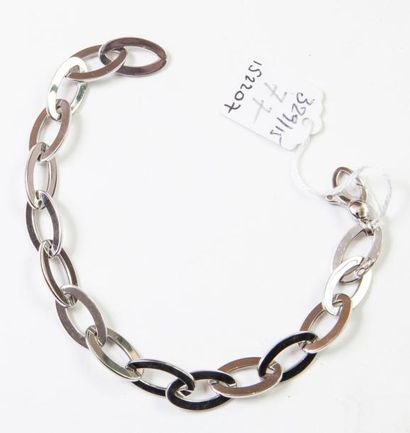 null Bracelet en or gris à maillons ovales. Poids brut: 7,2 g.