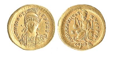 ROME, ThéodoseII (402- 450) Solidus de Constantinople. R /Rome assise tenant sceptre...