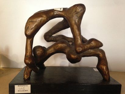 TREVI Claudio, né en 1928 Les acrobates Bronze sur socle en bois., signé et non numéroté...