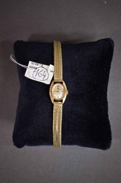 LIP Montre bracelet de dame en or jaune . 29 g brut