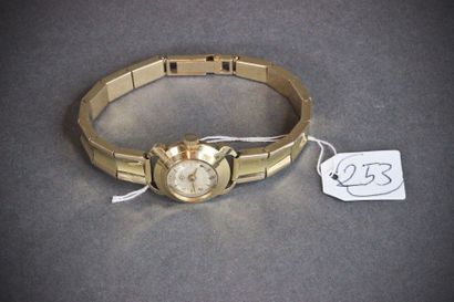 REC Montre bracelet de femme en or jaune Poids brut: 28 gr
