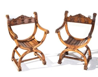 null Paire de fauteuils Dagobert se style Henri II. Travail du XIXème siècle. H.:...