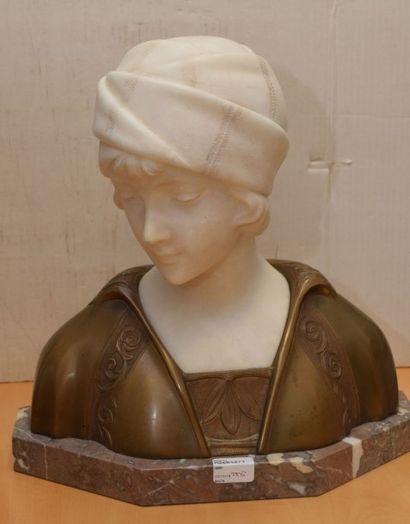 GORI Affortunato (act.1895-1925) 
Femme au turban
Buste en bronze à patine médaille...