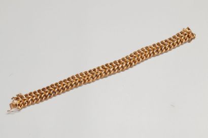 null Bracelet souple en or jaune 18 ct (750) fait d'une double chaîne creuse. (bosses)
Lg...
