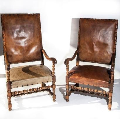null Ensemble de fauteuils de style Louis XIII en bois tourné et entretoise en H....