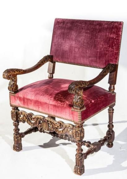 null Chaise à bras de style louis XIII, 
Travail du XIXème siècle. 
H. 92 cm.