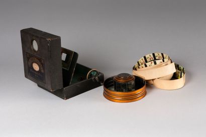 null KINEMATOFOR n° 3: petit appareil de type praxinoscope avec entrainement manuel...