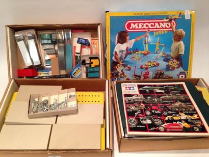 MECCANO Lot comprenant différentes pièces et Boites, dont MECCANO Junior
- catalogues...