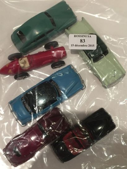 DINKY TOYS France 6 Véhicules dont
Studebaker bicolore verte - Buick Roadmaster bleue,...