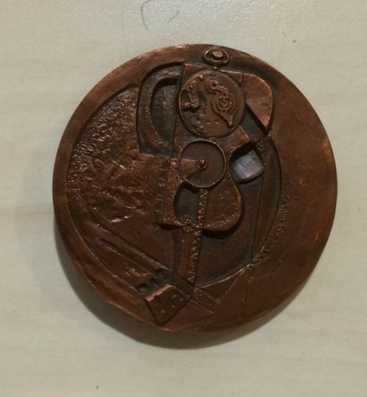 null BEZOMBES Roger (1913-1994)

De la musique avant toute chose

Médaille, signée...