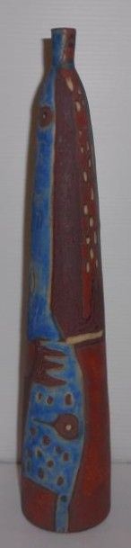 KUHN Beate (née en 1927) 

Vase à décor stylisé

Terre rouge, porte une étiquette...