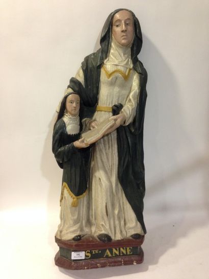 null Statue en bois polychrome représentant Sainte Anne

Lorraine, XVIIIème siècle

Polychromie...