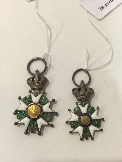 null Lot de deux miniatures de chevaliers de la légion d'honneur, époque deuxième...