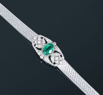 Bracelet en or gris 18ct (750) orné de diamants...