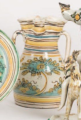 Talavera Vase à deux anses latérales, le col à deux déversoirs pincés, décor polychrome...
