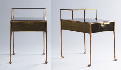 Félix Agostini (dans le goût de) 

Deux tables de chevets en bronze doré et plateau...