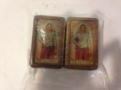 null 2 boîtes en tôle lithographiée " thé de l'Inde " à décor d'une indienne en tenue...