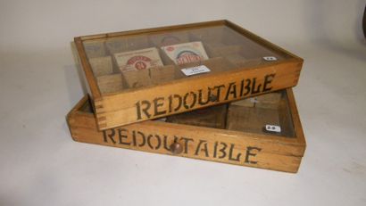 null 2 tiroirs de présentation compartimentés « Redoutable ». 

210 x 230 mm 
