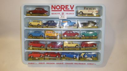 null Présentoir NOREV : étagère à 5 niveaux avec 18 voitures NOREV en boite d'origine,...