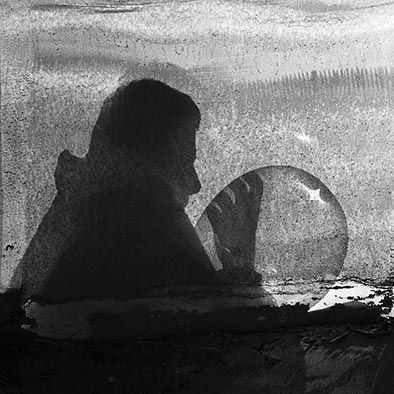 POURROY Colette 

Silhouette à la boule

Photographie argentique, encadrée, exemplaire...