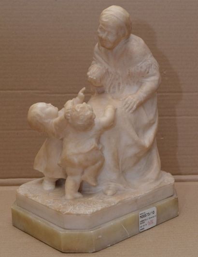 null GABBRIELLI Donatello, 1884-1955

Grand-mère et deux enfants

Groupe en albâtre...