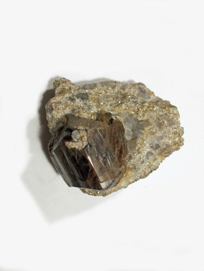 null Très joli cristal de CASSITERITE (3 x 3 cm) sur gangue, en provance de Quilly,...