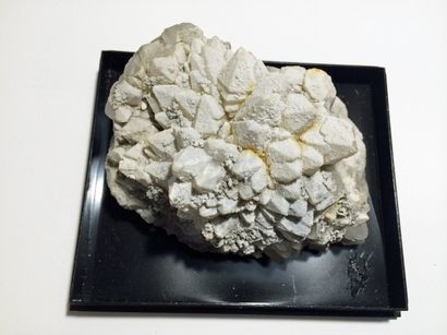 null Joli bloc 7,5 x 6,5 x 5 cm de cristaux de WHITERITE provenant de Nentsberry...