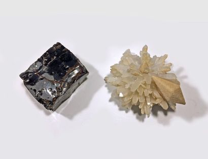 null Lot de deux minéraux: bloc rectangulaire de SHUNGITE (5 x 4 x 2,5 cm), Shenga,...