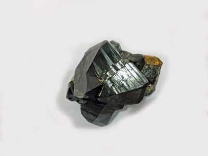 null Lot de trois jolies petites pièces: PYRITE octaèdrique (5 cm) de Huanzala, Pérou;...