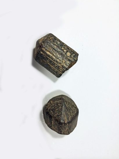 null Lot de deux petits cristaux de RUTILE de Nouvelle Calédonie: 20 x 19 x 19 mm...