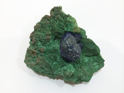 null Quatre jolis minéraux du Maroc: cristal isolé d'AZURITE sur malachite duvet;...