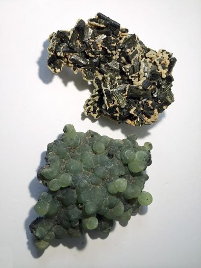null Lot de six beaux minéraux (> 12 cm) choisis (PREHNITE/EPIDOTE) de la région...