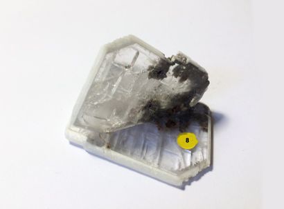 null Très élégante BARYTE transparente à liseret blanc de la Mure (Isère): deux cristaux...