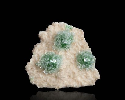 null Exceptionnelle APOPHYLLITE sur STILBITE: trois «discoballs» (7 cm de diamètre...