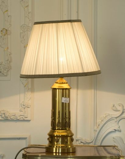null Paire de lampe en bronze doré style Empire


H du pied. : 36cm


H totale. :...