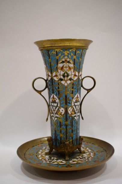 null BARBEDIENNE F.

Vase bronze et cloisonné
