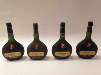 null 4 bouteilles ARMAGNAC "Fondateur", 	Janneau (VSOP)