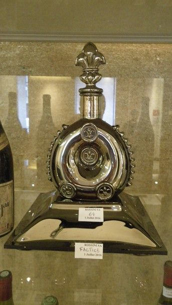 null Carafe en cristal pour le cognac Louis XIII Black Pearl
Factice : matériel de...