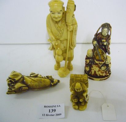 null Lot de quatre okimono en ivoire : Benten, un marchand de masque, un bucheron...