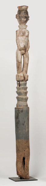 null Statue Tiv (Nigeria) Sculpture de type Ihambé en haut d'un poteau, représentatif...
