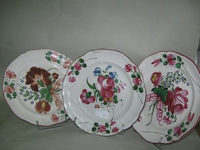 null 3 grandes assiettes Est XIXème fleurs roses