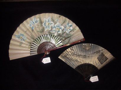 null Lot composé de deux éventails japonais en papier et bambou. XXe siècle.