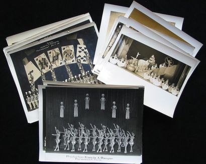 null 18 photographies des spectacles au cinéma Paramount Paris en 1929 et 1930 (spectacles...