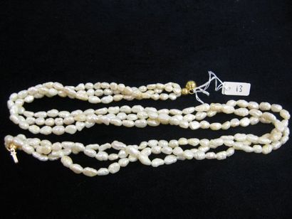 null Collier de perles biwa et un autre collier de perles biwa.