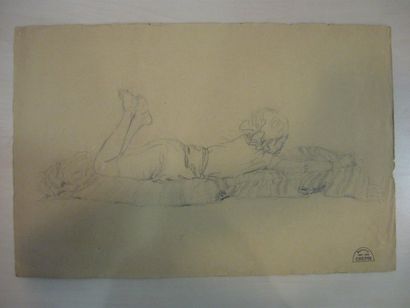 Suzanne CREPIN (1880-1956). Jeune fille étendue sur un sofa, dessin au crayon noir...