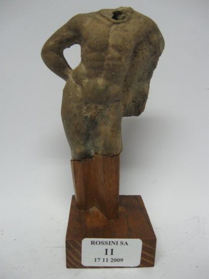 null Statuette fragmentaire représentant le corps de l'Hercule Farnèse Terre cuite...
