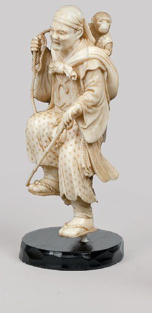 null Okimono en ivoire : sarumawashi Japon, époque Meiji Haut : 9,5 cm Voir la reproduction...