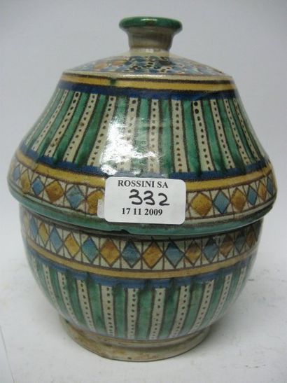 null Jobbana en céramique à décor polychrome "mille patte " Maroc, XXe siècle Haut...