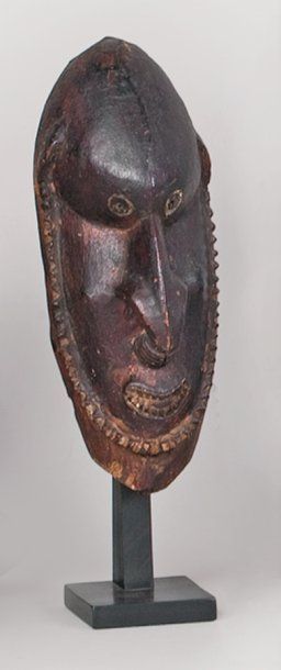 null Masque Région Bas SEPIK (Papouasie, Nouvelle Guinée) Visage très allongé, nez...