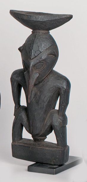 null Statuette SEPIK (Papouasie-Nouvelle Guinée) Présentoir anthropomorphe, les jambes...